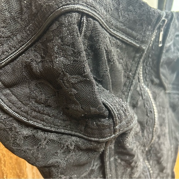 TRIPP NYC Womens Corset Size Large Black Lace Tie up Bustier Retro Gothcore - Picture 2 of 10